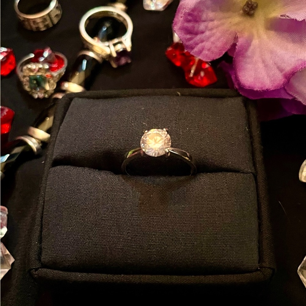 925 Sterling Silver Solitaire Diamond
💙CZ Ring 💍 - Picture 3 of 6